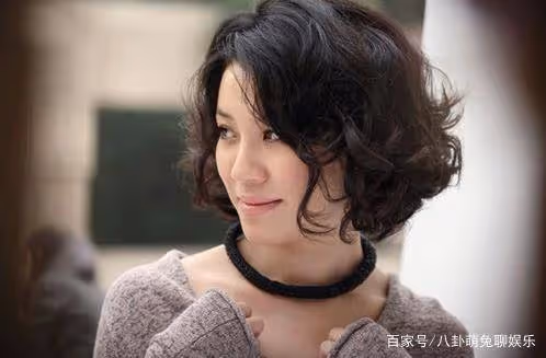 她本是豪門闊太,被導演喊來臨時救場,卻意外走紅46歲片約不斷