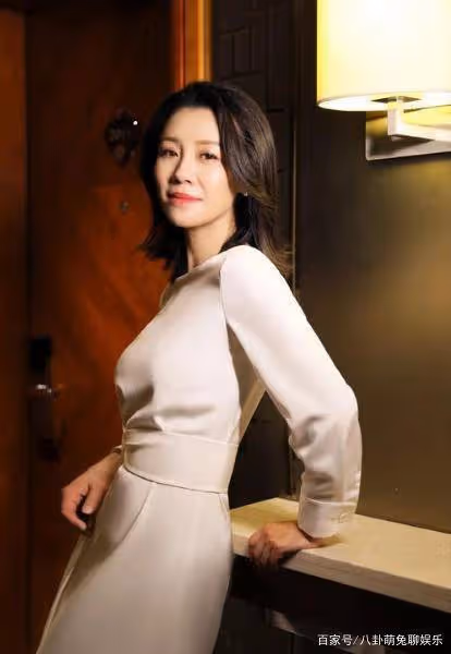 她本是豪門闊太,被導演喊來臨時救場,卻意外走紅46歲片約不斷