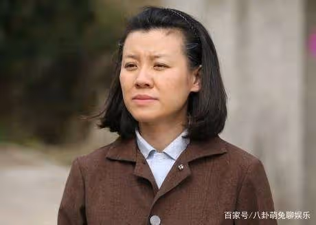 她本是豪門闊太,被導演喊來臨時救場,卻意外走紅46歲片約不斷