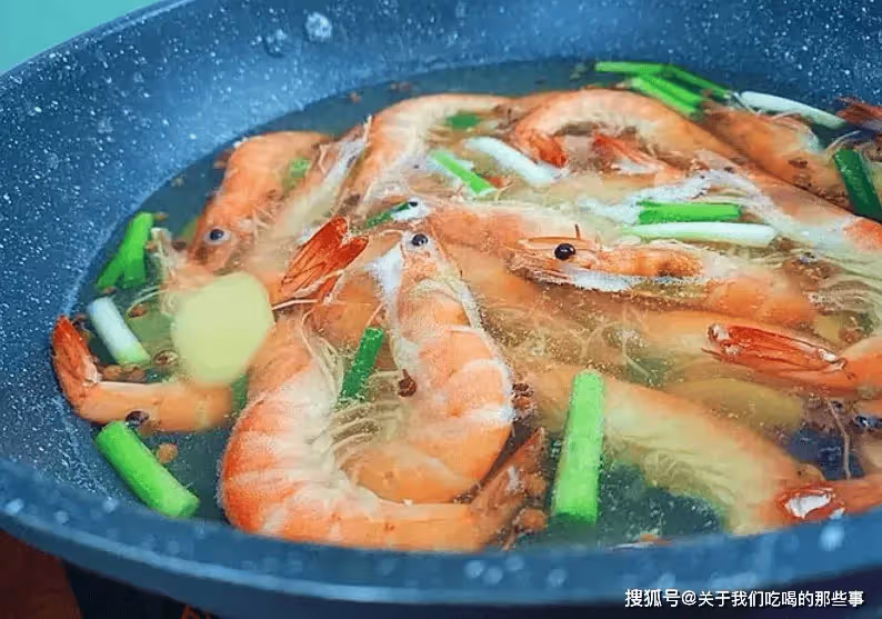 煮大蝦,有人用冷水,有人用開水?都不對,大廚教你正確做法