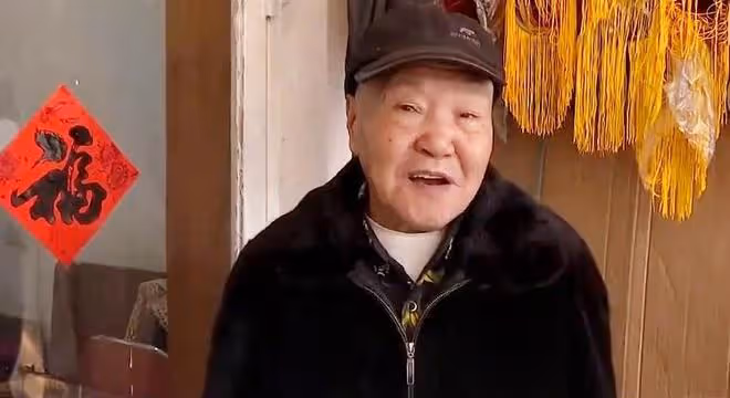 67歲大媽相中土豪大爺,要求給兒子買房買車,大爺:我不當冤大頭