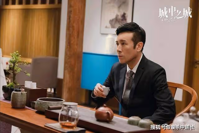 《城中之城》謝致遠狗急跳牆綁架蕊蕊拍私房照,趙輝暴怒放大招,吳顯龍都害怕