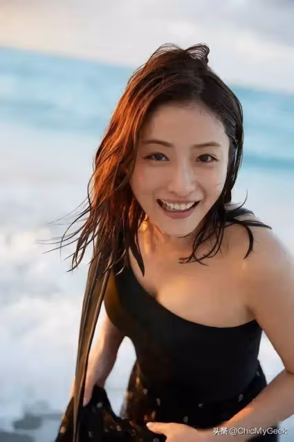 日劇女王石原里美產後復出,閃電結婚生子老公身份至今成謎!