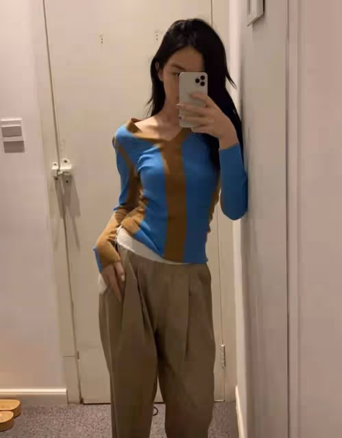王菲17歲女兒秀身材!穿哈倫褲配修身衣,上緊下寬的穿法太成熟