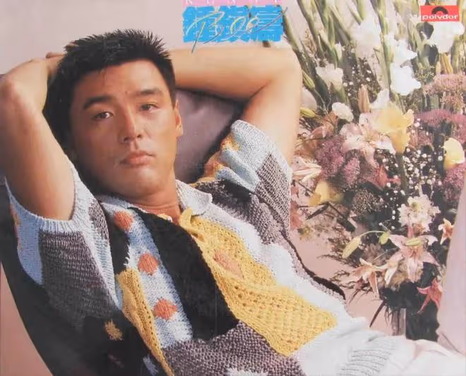 劉嘉玲偶遇鍾鎮濤!瀟灑哥穿衣時髦穩重,老婆雖不漂亮卻有情有義