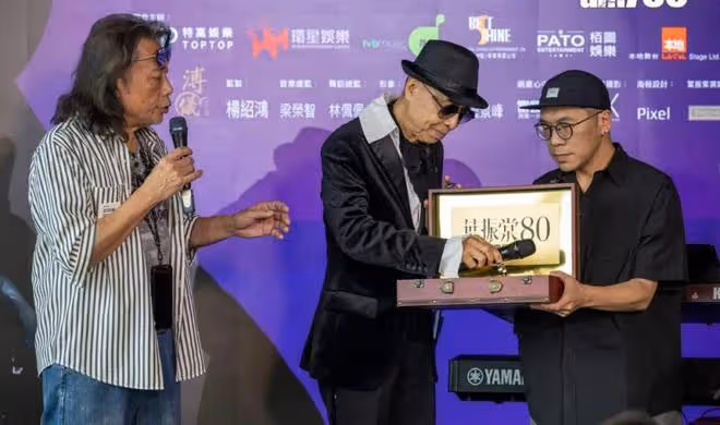 80歲殿堂級歌手舉行告別演唱會，稱封麥沒不舍，譚詠麟劉德華或到場