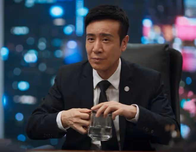 《城中之城》直到沈婧爬上顧行的床，趙輝才發現，謝致遠運氣真好
