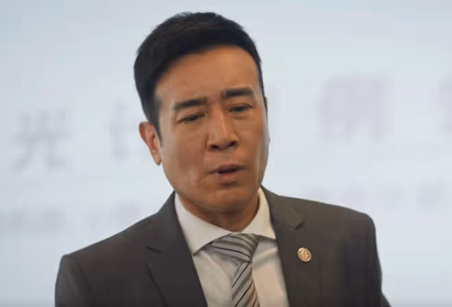 《城中之城》直到沈婧爬上顧行的床，趙輝才發現，謝致遠運氣真好