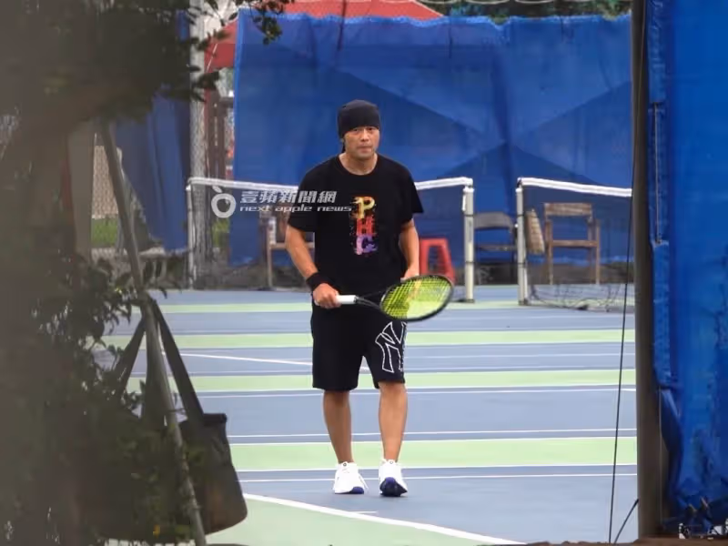 壹蘋10點強打｜周杰倫帥氣揮拍！秒捕獲20年交集狗仔　Ace連發po文許願（狗仔直擊）
