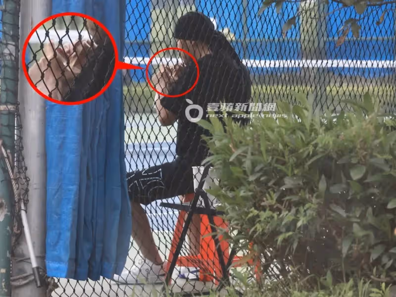 壹蘋10點強打｜周杰倫帥氣揮拍！秒捕獲20年交集狗仔　Ace連發po文許願（狗仔直擊）