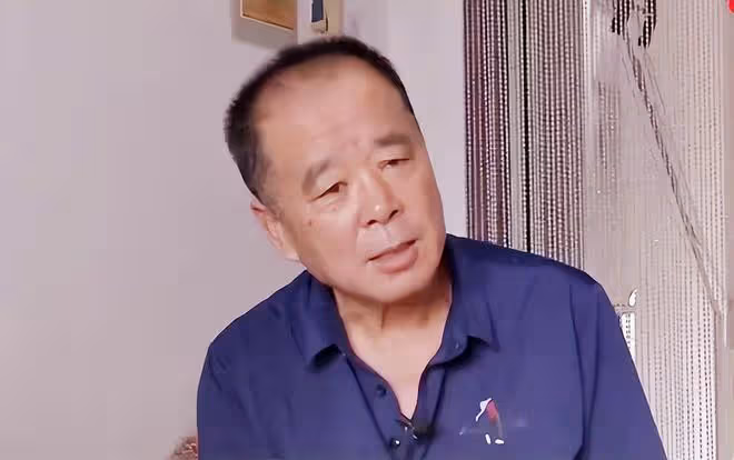 67歲大爺相中漂亮大媽,使出渾身解數花式表白,大媽:你養不起我