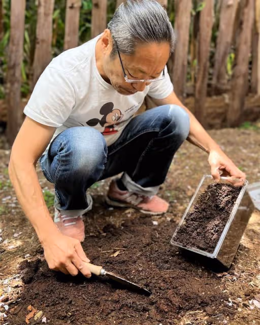 香川照之卷性騷引退1年半 首曬1歲兒合照「滿頭白髮」近況曝光