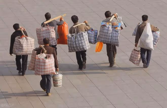 農民出身的父母,19年前陸續做了3件事後,改變了我們一家的窮命