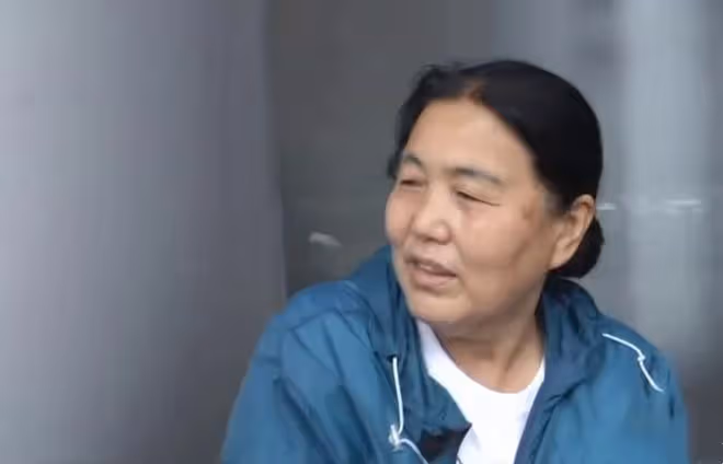 農村大爺相中城裡大媽,直接給5000塊錢見面禮:我的錢就是你的錢
