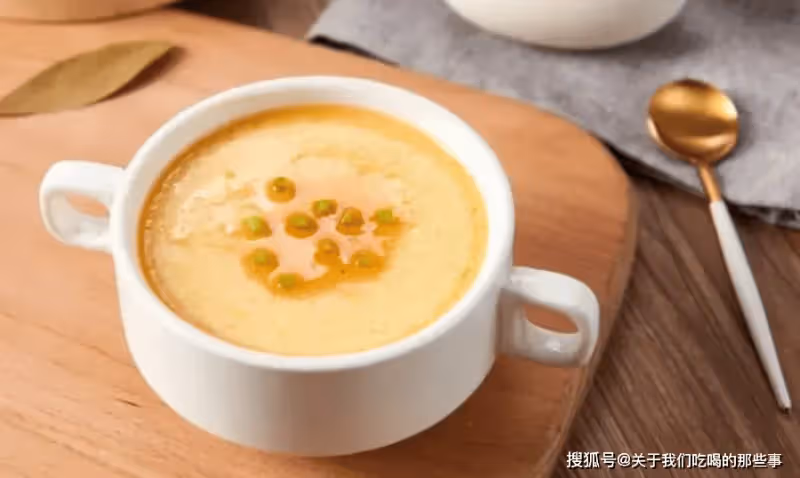 想要蒸出完美的雞蛋羹,黃金比例和4個訣竅告訴你,比布丁還滑嫩