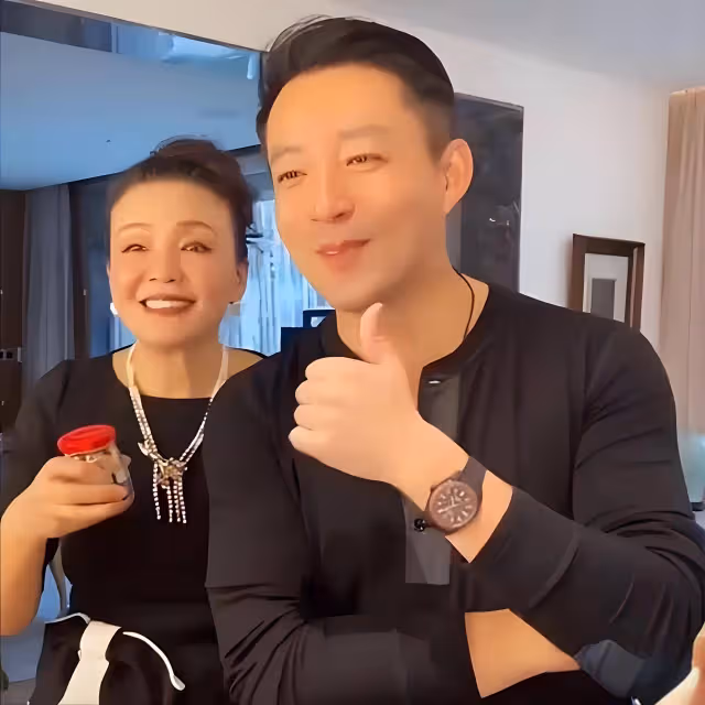 汪小菲父親再次赴台,疑為兒子提親!其父能量大身份不簡單!