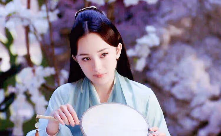 早期楊冪身材有多好?穿「毒液裙」太撩人,凸顯好身材
