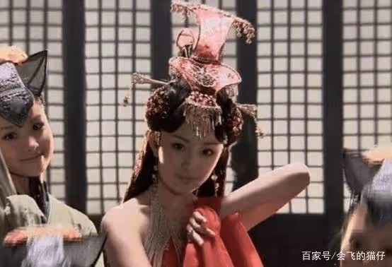 楊冪21歲時有多撩?扮演「舞姬」美若天仙,網友:「犧牲」還挺大