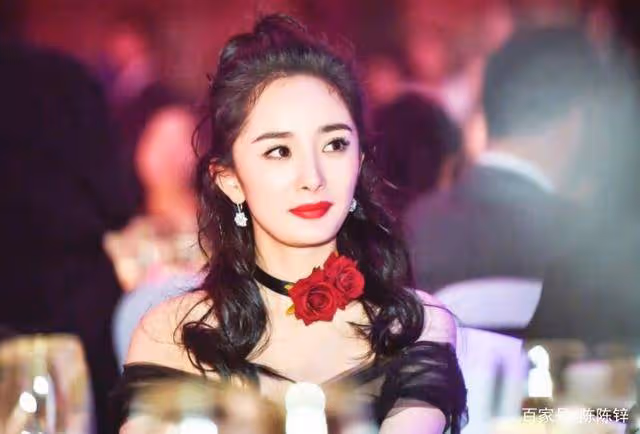 楊冪身材有多好?當看到未修圖下的她,網友:我沒看錯吧