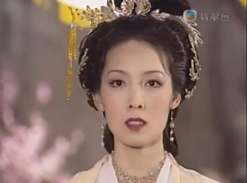 TVB前當家花旦退圈多年,如今街頭被偶遇,51歲卻被贊「最強美魔女」