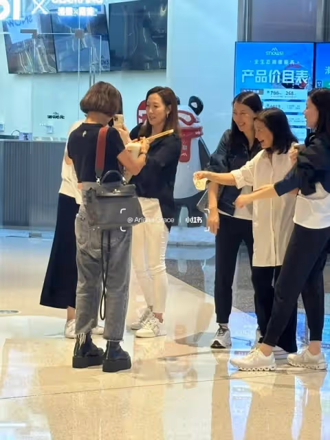 TVB前當家花旦退圈多年,如今街頭被偶遇,51歲卻被贊「最強美魔女」