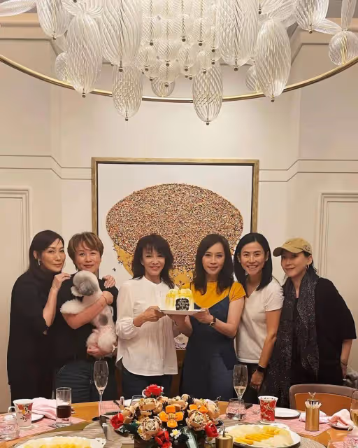 TVB前當家花旦退圈多年,如今街頭被偶遇,51歲卻被贊「最強美魔女」