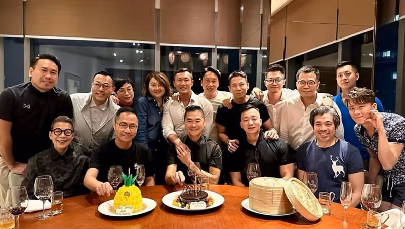 香港主持人高調慶生，與同性愛人牽手秀恩愛，有家族遺傳兩度患癌