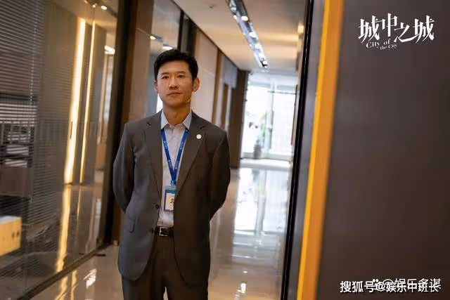 《城中之城》直到蘇見仁慘死，趙輝才看清吳顯龍真面目，周琳遭綁架