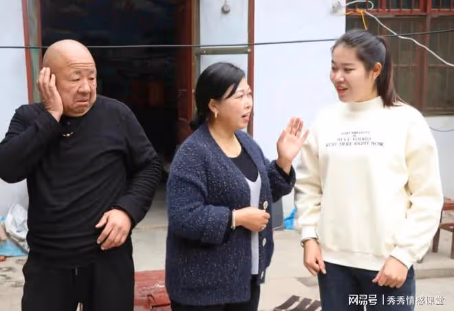 3個小姑子全回娘家，婆婆讓我做飯，老公：去飯店吃全家AA