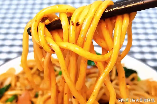 4月代餐別錯過,青菜火腿炒麵太解饞,簡單易實操,味道嘎嘎棒