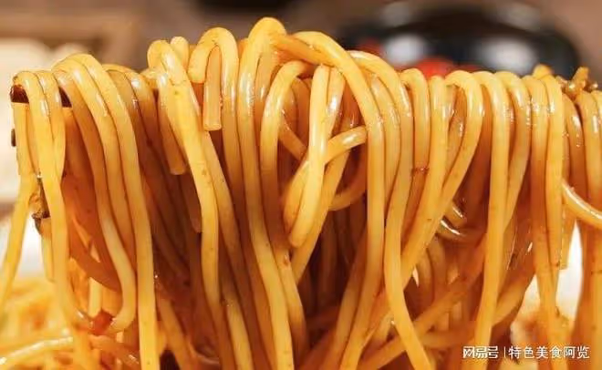 米粉絕絕子的解饞吃法,搭配豬肉末拌一拌,味美又飽腹,嘎嘎好吃
