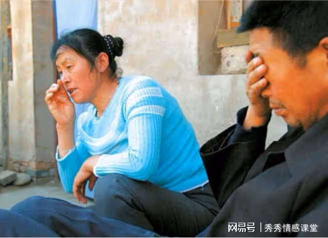 我擅自把生病母親接來,讓退休老伴照顧,她卻帶著行李消失了