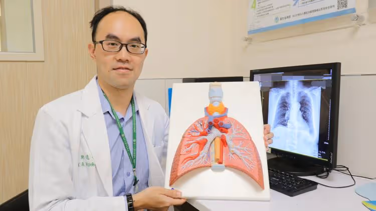 婦人支氣管「被痰塞滿」咳不停　對症下藥擺脫「酷酷嫂」人生