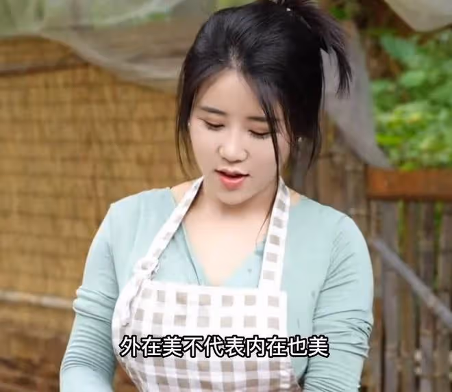 女孩放棄事業回農村，做自媒體給父母買房買車，很多網友想娶她