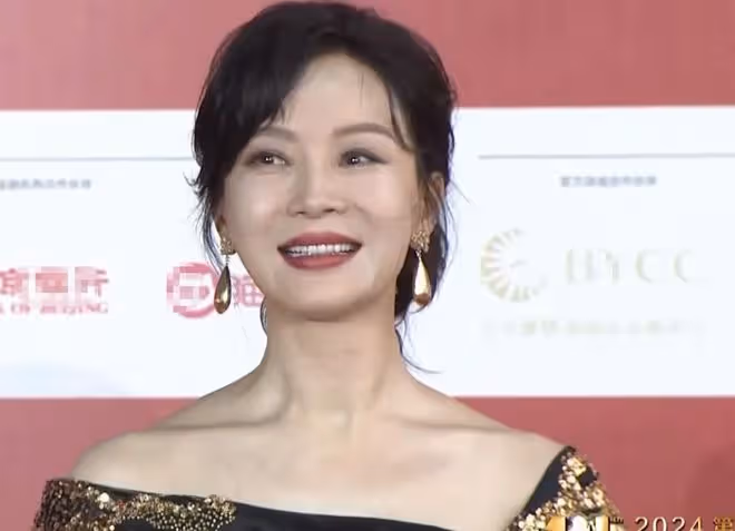 北京這一夜，陳數的鎖骨，陳沖的腰，中老年女星性感起來迷死人