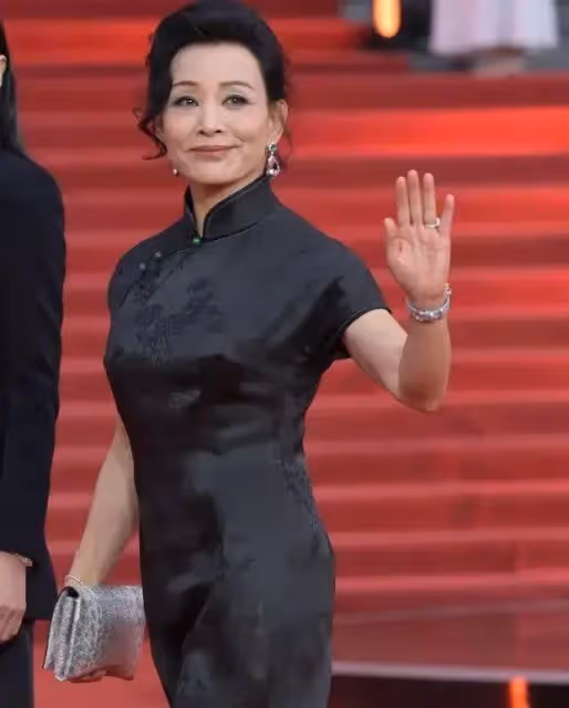 北京這一夜，陳數的鎖骨，陳沖的腰，中老年女星性感起來迷死人