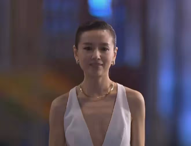 北京這一夜，陳數的鎖骨，陳沖的腰，中老年女星性感起來迷死人