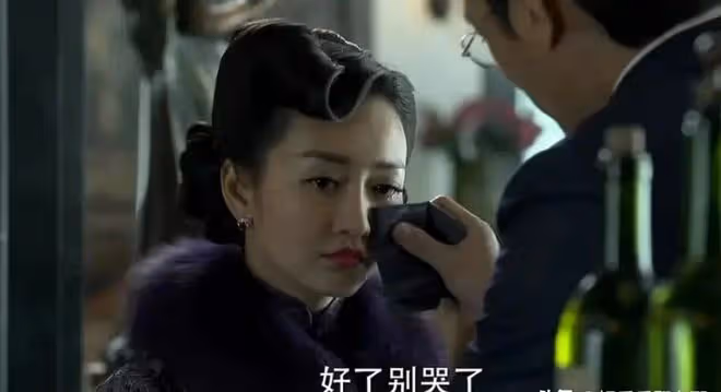 王鷗在《偽裝者》中的驚艷表現成經典,與楊冪新劇對比顯演技之光