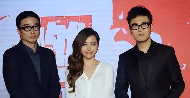 被玩弄感情15年，騙走6億身家，離婚5年後，張靚穎像換了一個人