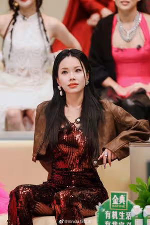 《浪姐5》爆意外!女星「2m空中墜落」摔裂尾椎 忍痛扶腰繼續錄