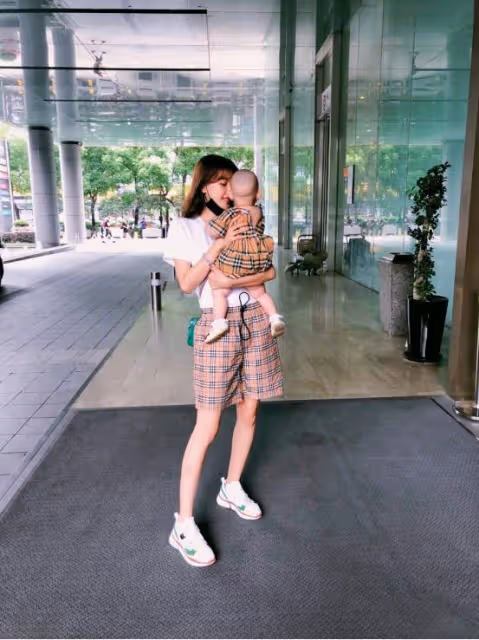 27歲孫怡小腹突出一塊,自爆孕期體重才112斤,這身材也太A了