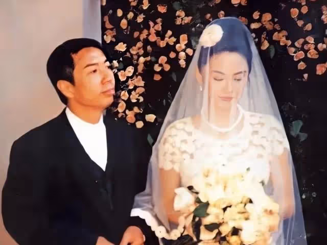 看下巴就有福氣!現在大火的露胃裝,林青霞26年前婚禮上就玩過了