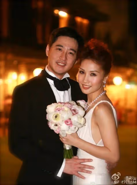 TVB前女星大曬兩條項鍊參加學校晚宴！貴氣十足！曾演《封神榜》妲己妹妹