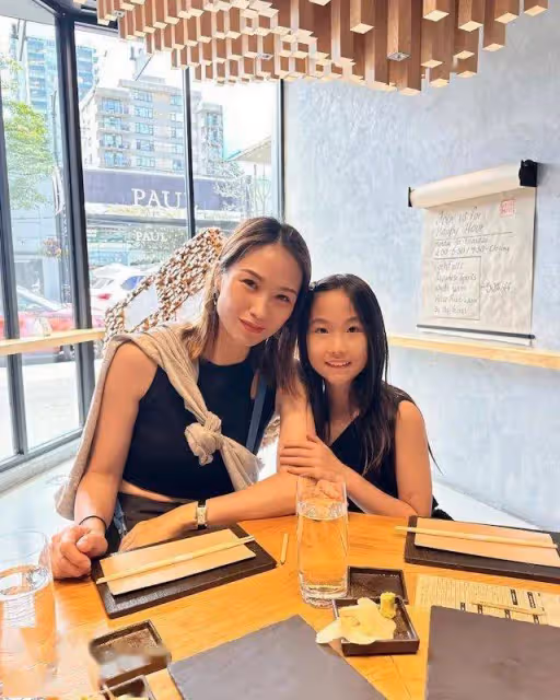 TVB前女星大曬兩條項鍊參加學校晚宴!貴氣十足!曾演《封神榜》妲己妹妹