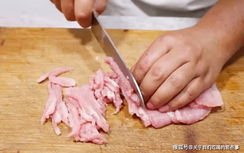 炒肉絲,要想不柴不腥,嫩滑如豆腐,大廚教你3招,很多人不知道