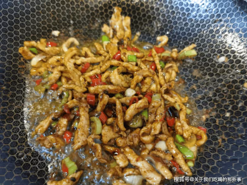 炒肉絲,要想不柴不腥,嫩滑如豆腐,大廚教你3招,很多人不知道