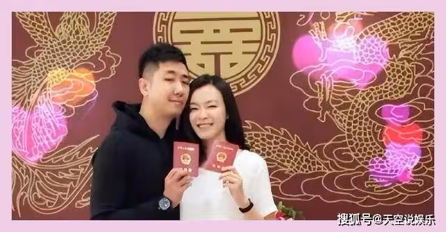超模李艾重返T台，1.2米長腿被吐槽不如瞿穎，夫妻生活曾引爭議