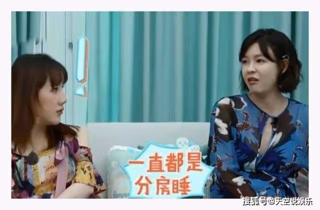 超模李艾重返T台,1.2米長腿被吐槽不如瞿穎,夫妻生活曾引爭議