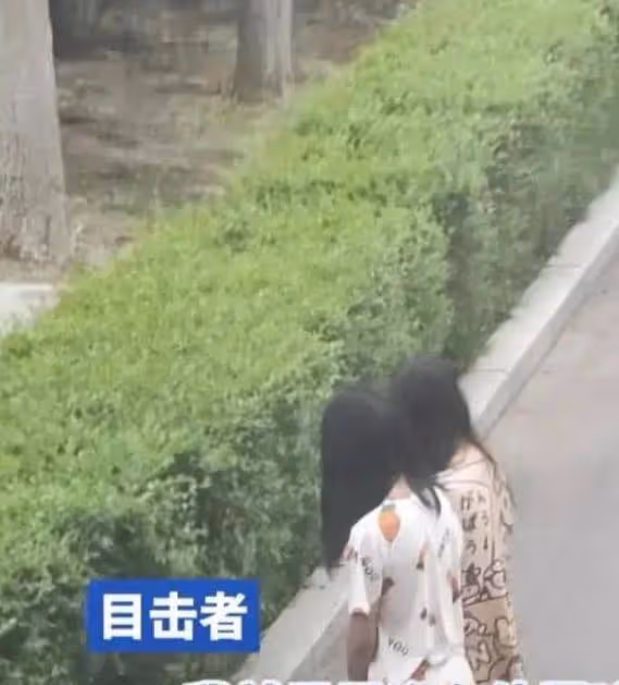 瀋陽街頭現「賭局懲罰」:兩女子跪地半小時僅因輸了牌?