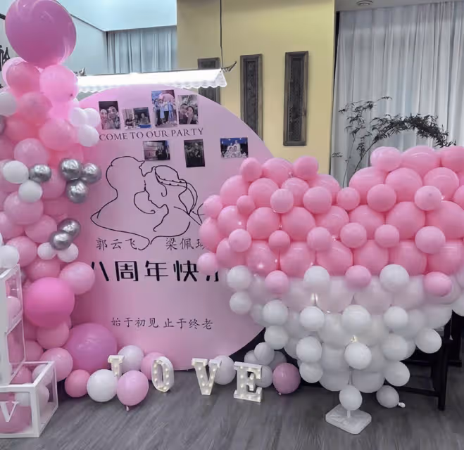 香港女星遠嫁內蒙古富商,慶祝結婚八周年,堅持丁克不生小孩